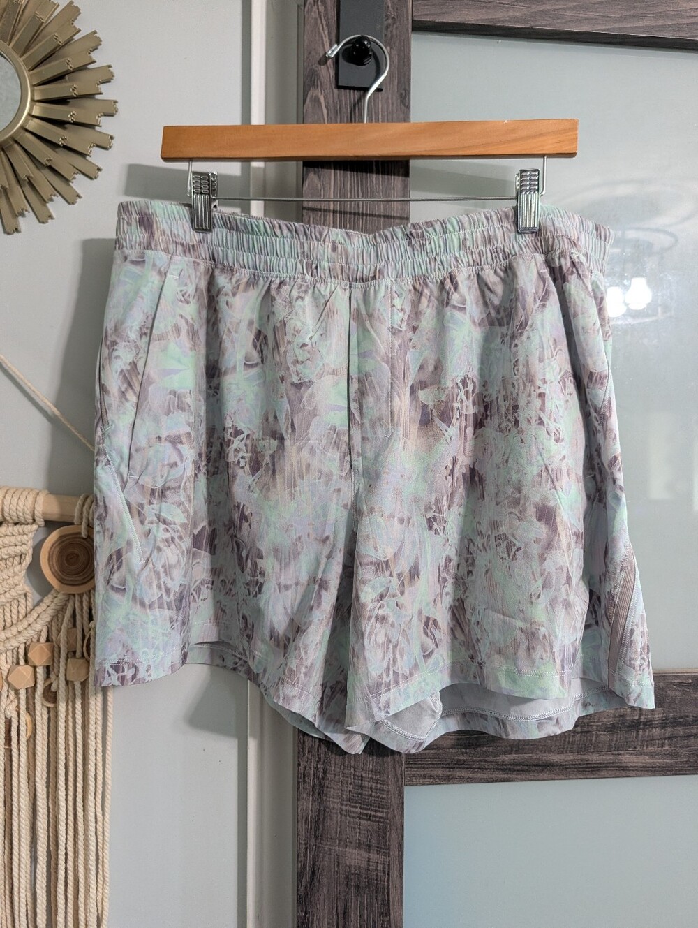 Lululemon Men's Pace Breaker Linerless Shorts Plisse Bloom